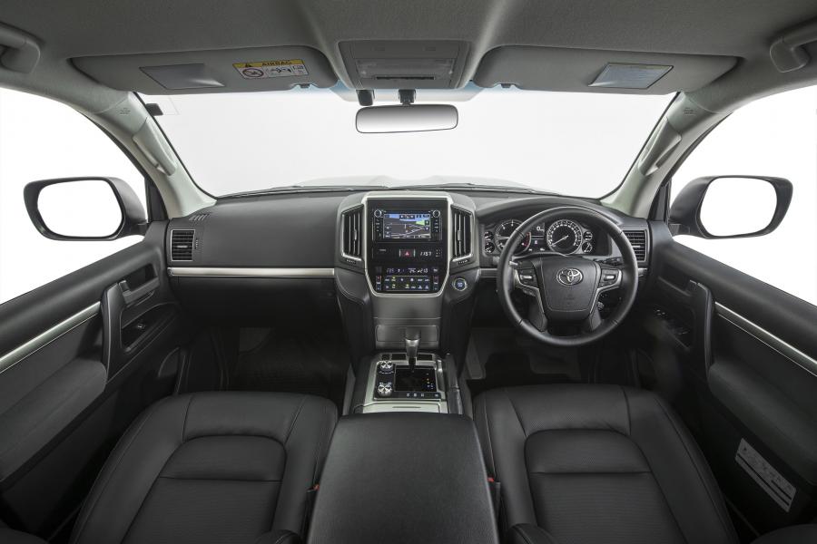 Торпедо Toyota Land Cruiser 200 Altitude 2017 года  (AU) (фото 2 из 4)